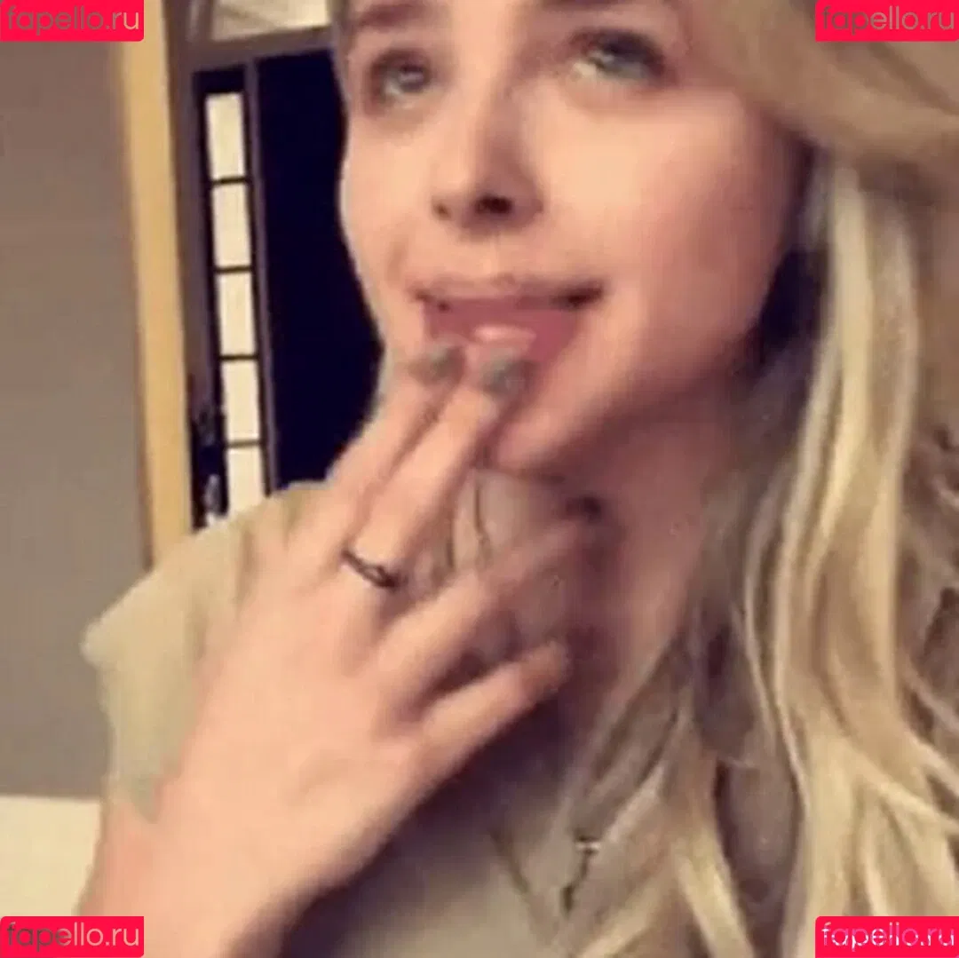 Chloë Grace Moretz / chloegmoretz / https: Onlyfans Photo Gallery 