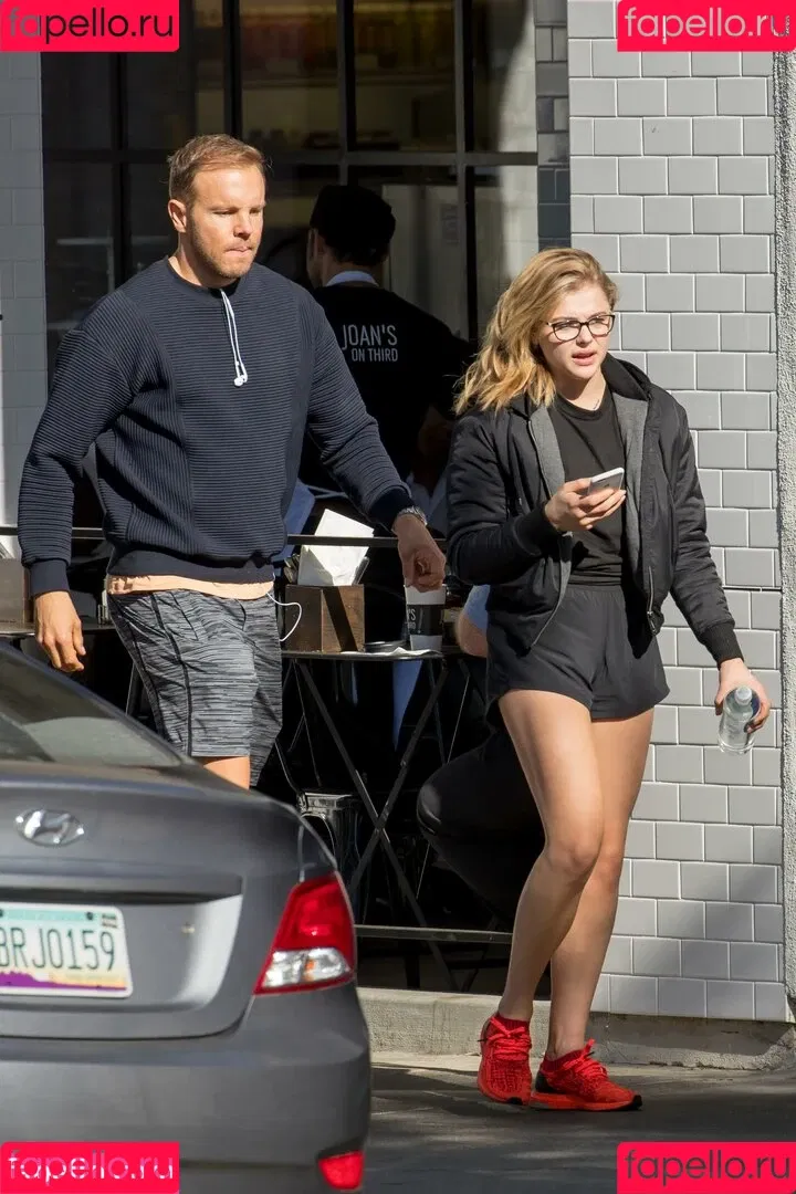 Chloë Grace Moretz / chloegmoretz / https: Onlyfans Photo Gallery 
