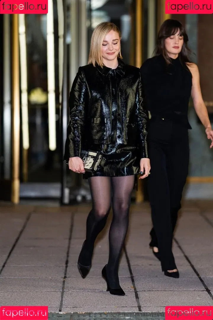 Chloë Grace Moretz / chloegmoretz / https: Onlyfans Photo Gallery 
