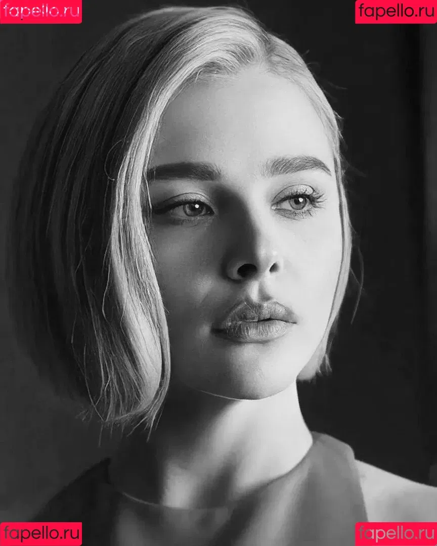 Chloë Grace Moretz / chloegmoretz / https: Onlyfans Photo Gallery 