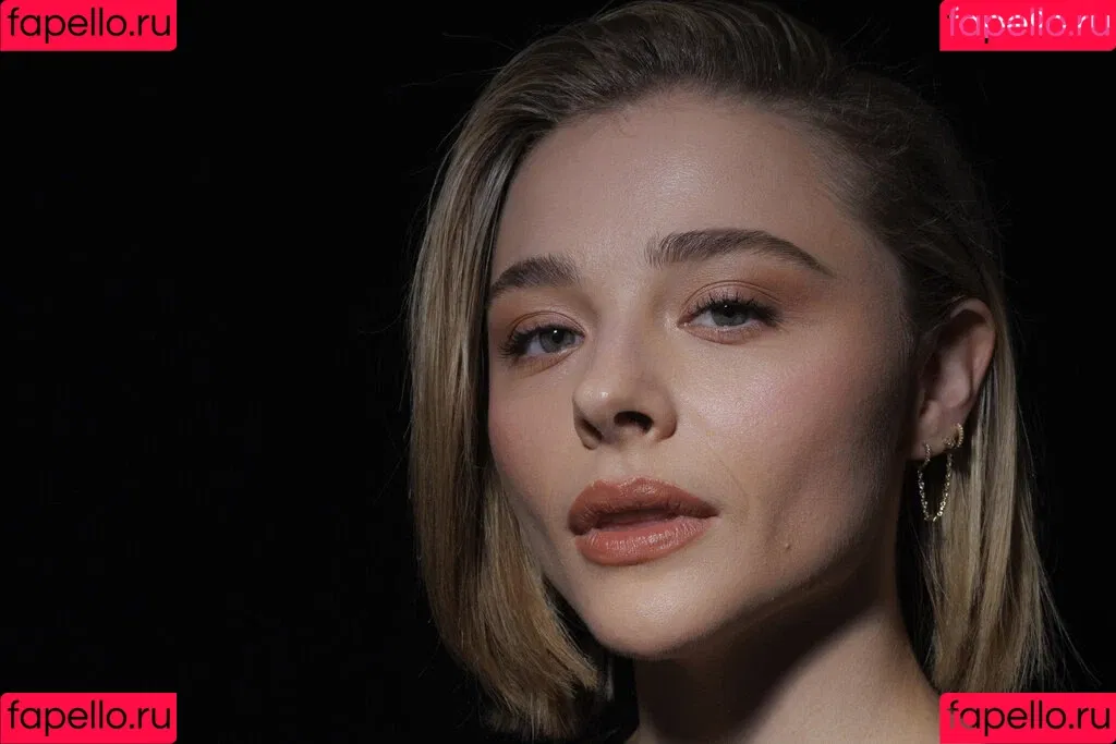 Chloë Grace Moretz / chloegmoretz / https: Onlyfans Photo Gallery 