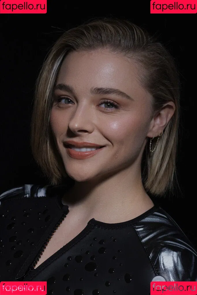 Chloë Grace Moretz / chloegmoretz / https: Onlyfans Photo Gallery 