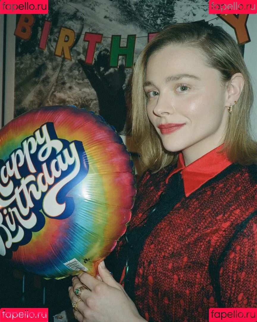 Chloë Grace Moretz / chloegmoretz / https: Onlyfans Photo Gallery 