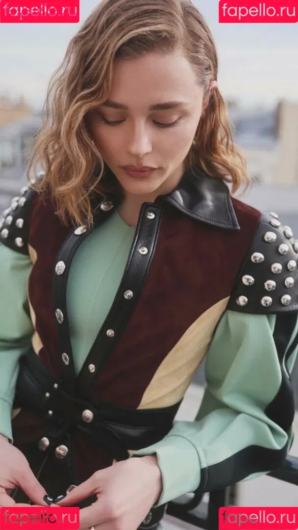Chloë Grace Moretz / chloegmoretz / https: Onlyfans Photo Gallery 