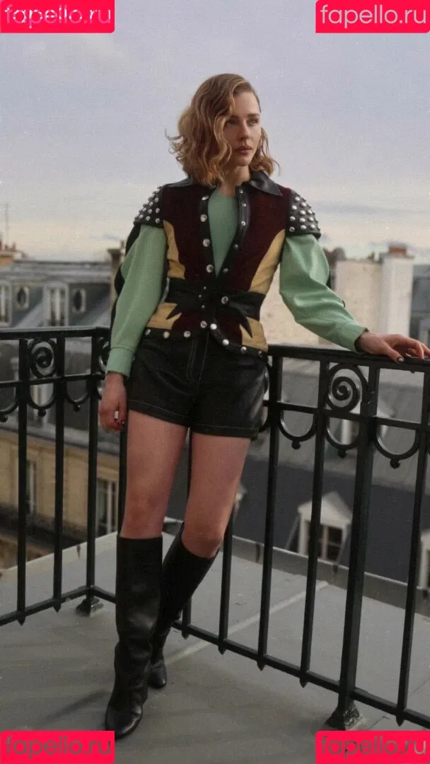 Chloë Grace Moretz / chloegmoretz / https: Onlyfans Photo Gallery 