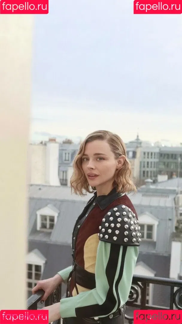 Chloë Grace Moretz / chloegmoretz / https: Onlyfans Photo Gallery 