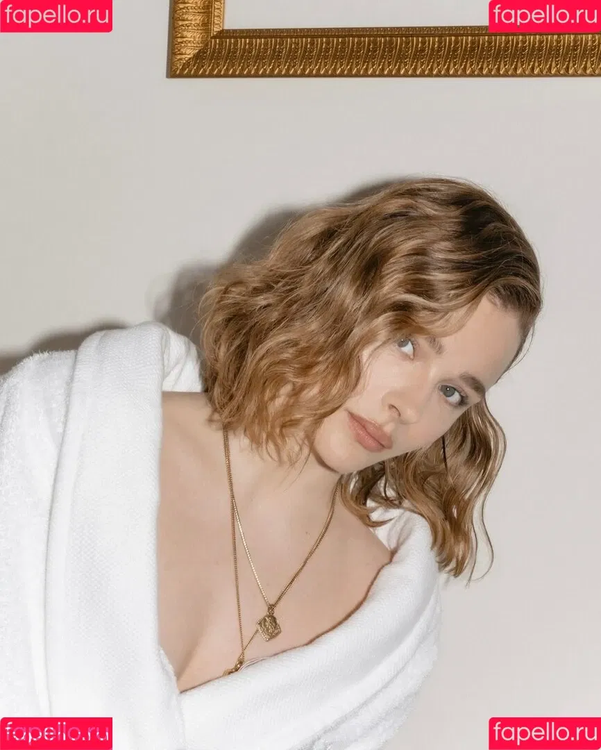 Chloë Grace Moretz / chloegmoretz / https: Onlyfans Photo Gallery 