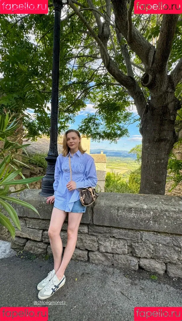Chloë Grace Moretz / chloegmoretz / https: Onlyfans Photo Gallery 