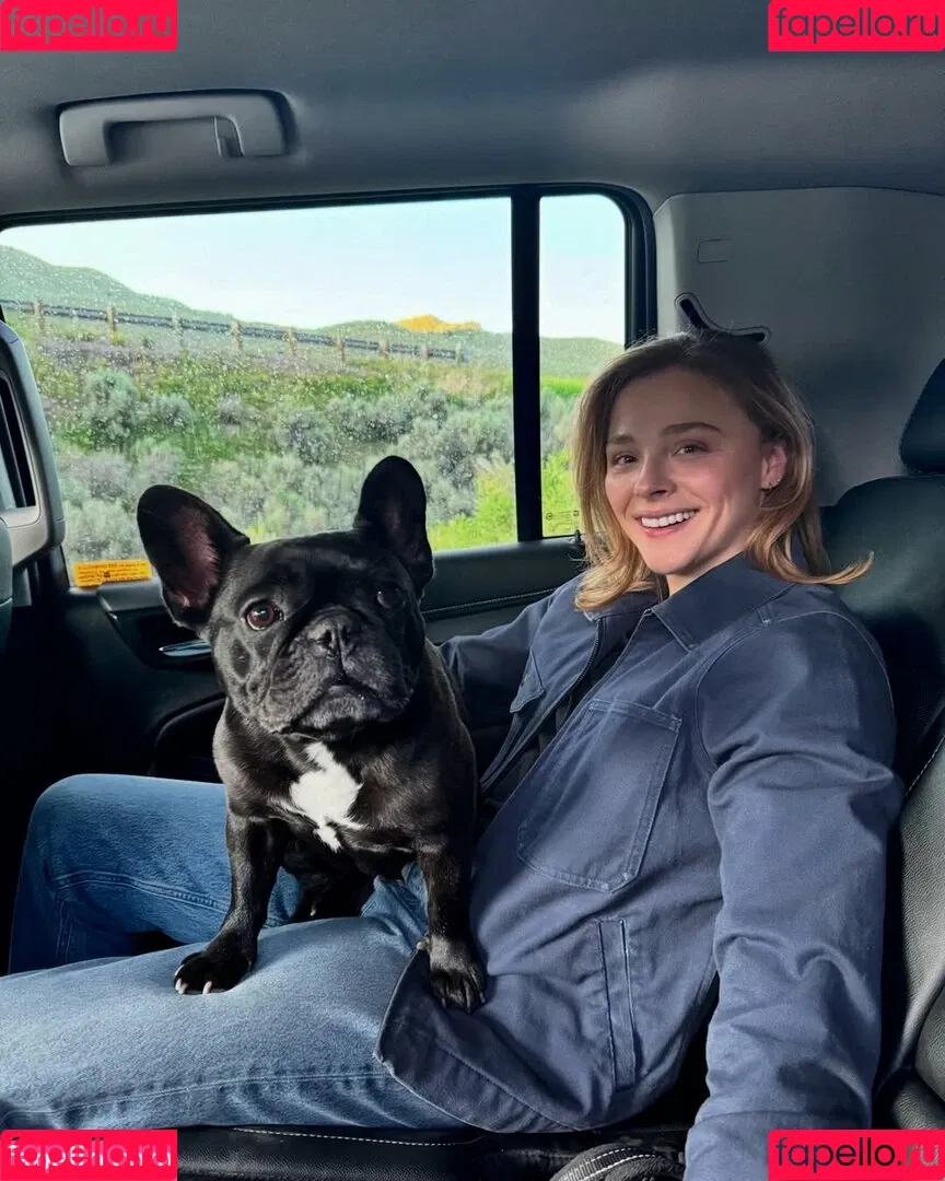 Chloë Grace Moretz / chloegmoretz / https: Onlyfans Photo Gallery 