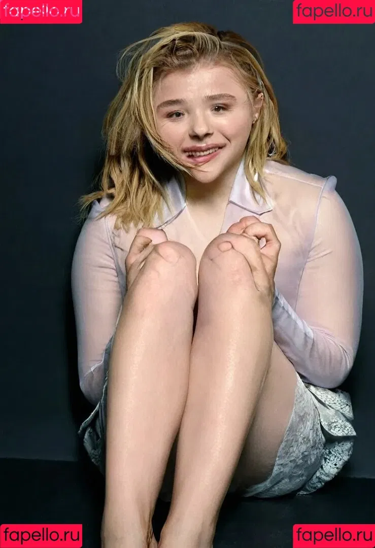 Chloë Grace Moretz / chloegmoretz / https: Onlyfans Photo Gallery 