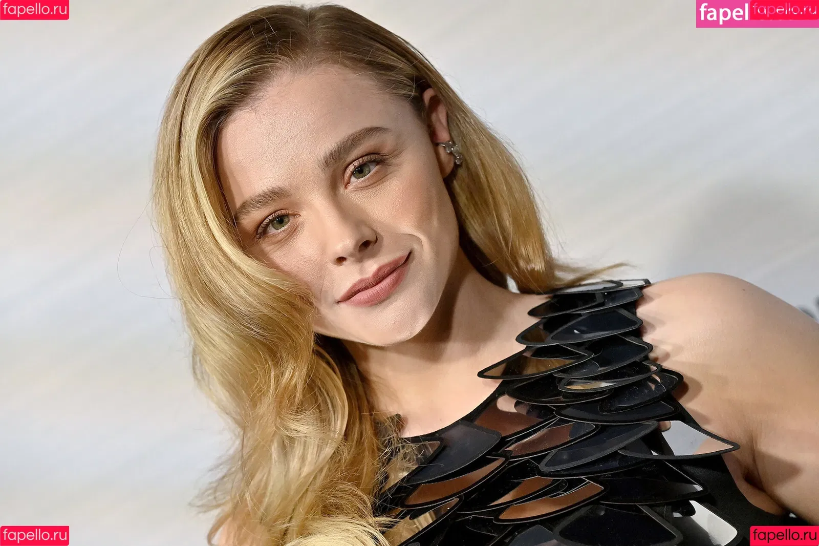 Chloë Grace Moretz / chloegmoretz / https: Onlyfans Photo Gallery 