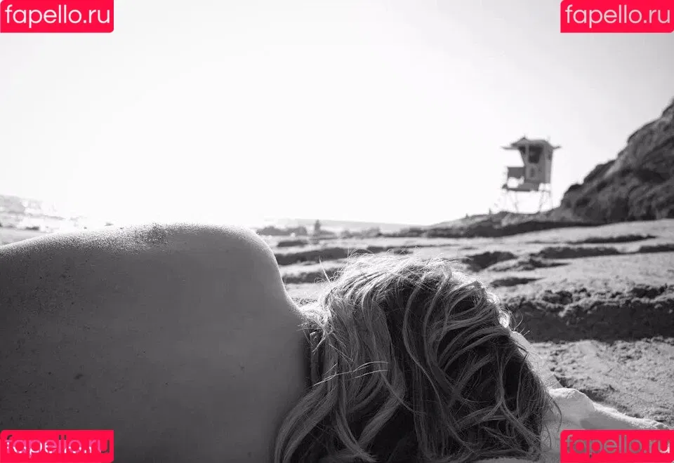 Chloë Grace Moretz / chloegmoretz / https: Onlyfans Photo Gallery 