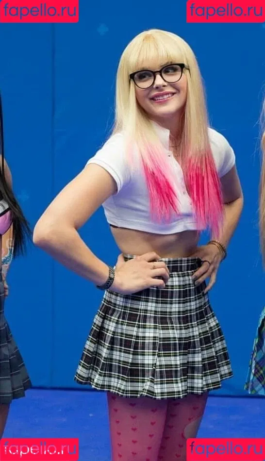 Chloë Grace Moretz / chloegmoretz / https: Onlyfans Photo Gallery 