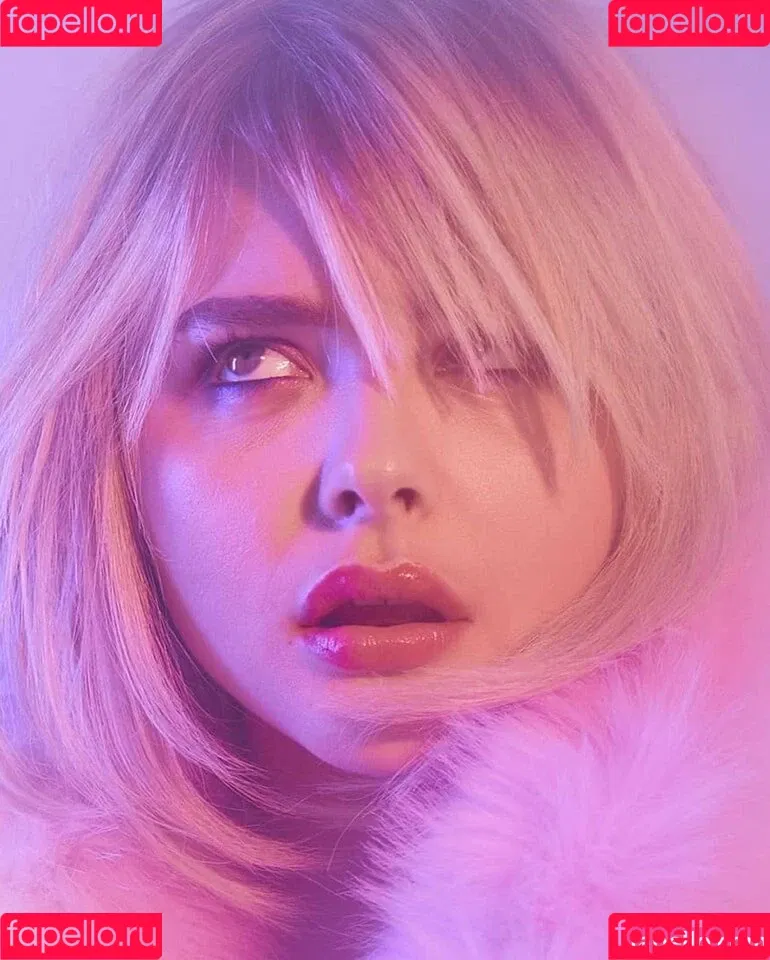 Chloë Grace Moretz / chloegmoretz / https: Onlyfans Photo Gallery 
