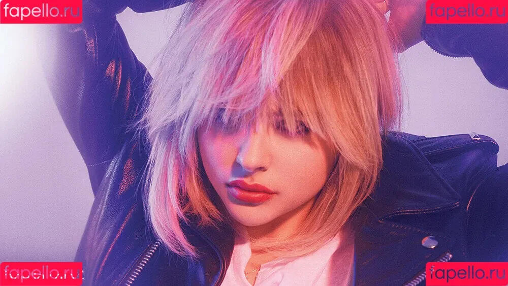 Chloë Grace Moretz / chloegmoretz / https: Onlyfans Photo Gallery 
