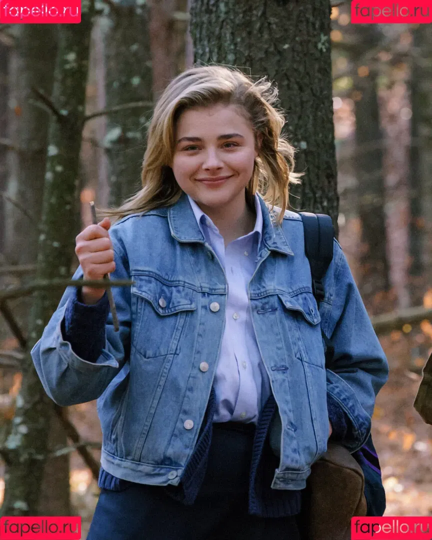 Chloë Grace Moretz / chloegmoretz / https: Onlyfans Photo Gallery 