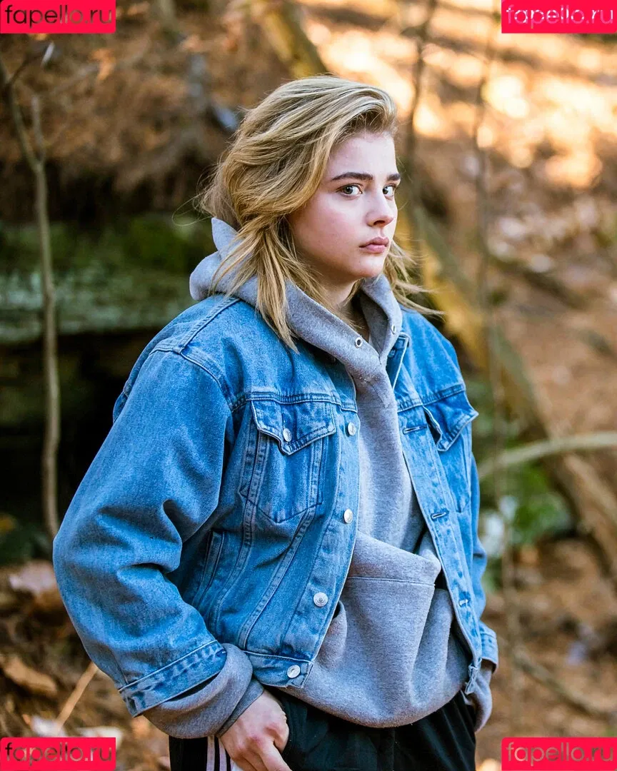 Chloë Grace Moretz / chloegmoretz / https: Onlyfans Photo Gallery 