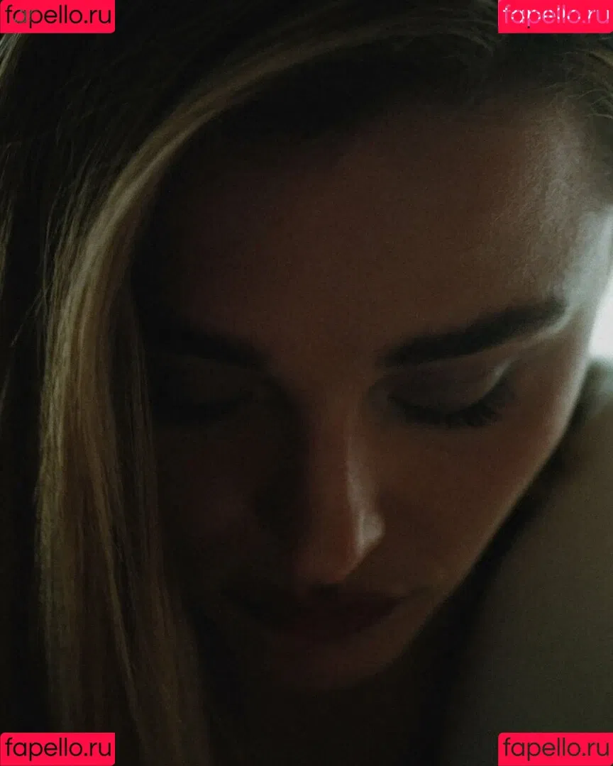 Chloë Grace Moretz / chloegmoretz / https: Onlyfans Photo Gallery 