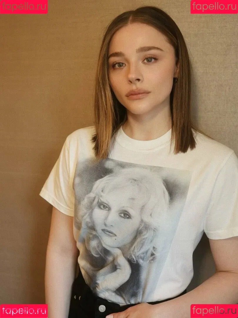 Chloë Grace Moretz / chloegmoretz / https: Onlyfans Photo Gallery 