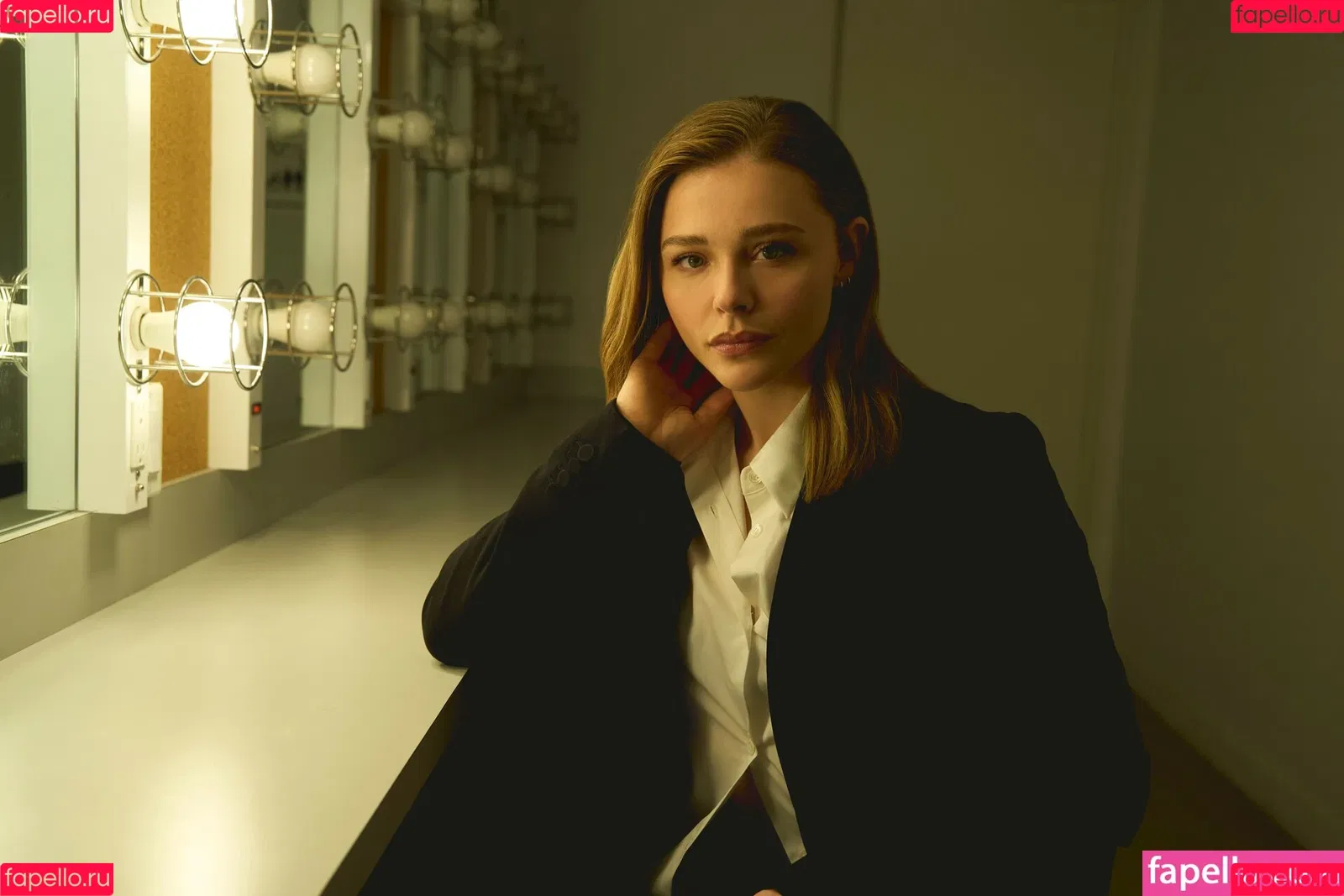 Chloë Grace Moretz / chloegmoretz / https: Onlyfans Photo Gallery 