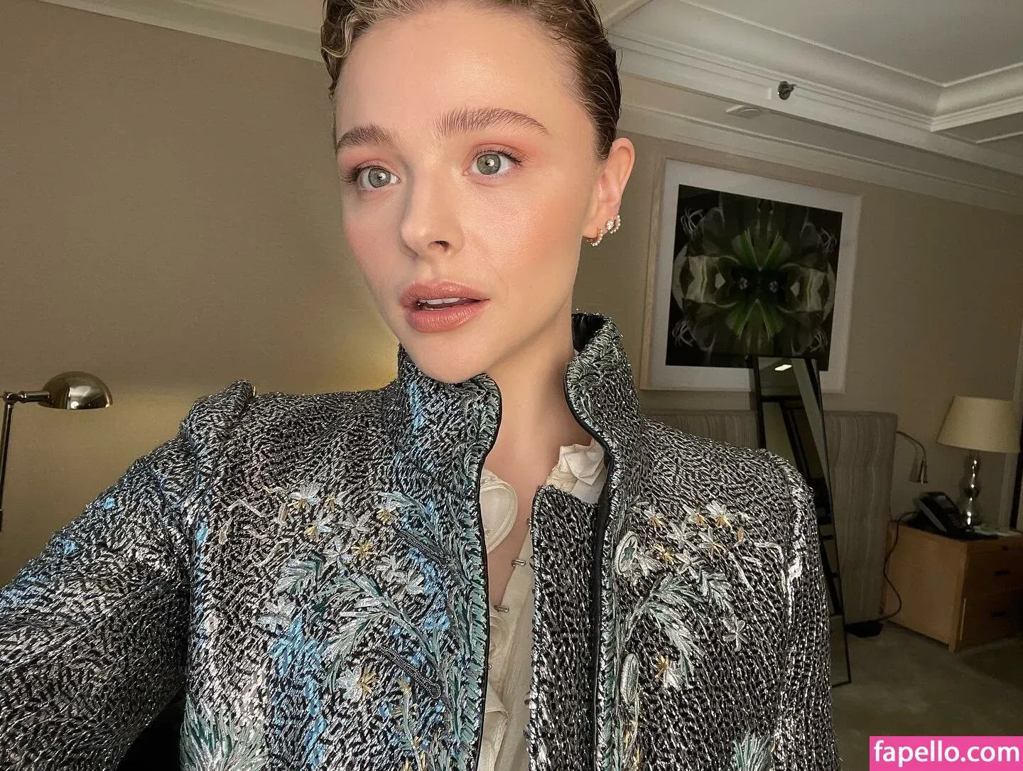 Chloë Grace Moretz / chloegmoretz / https: Onlyfans Photo Gallery 