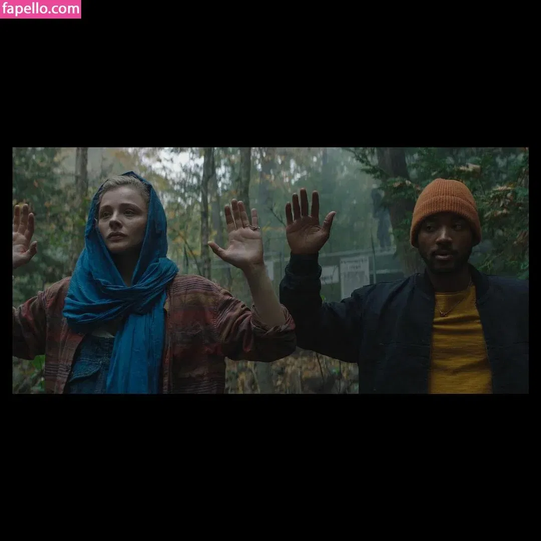 Chloë Grace Moretz / chloegmoretz / https: Onlyfans Photo Gallery 