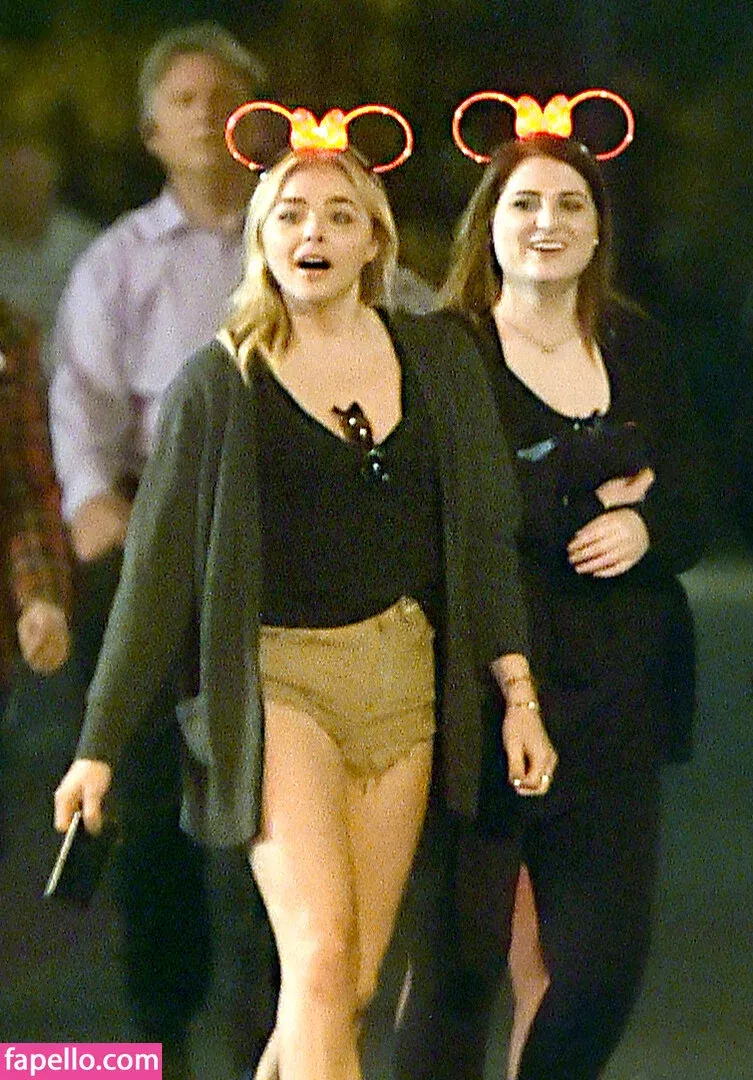 Chloë Grace Moretz / chloegmoretz / https: Onlyfans Photo Gallery 