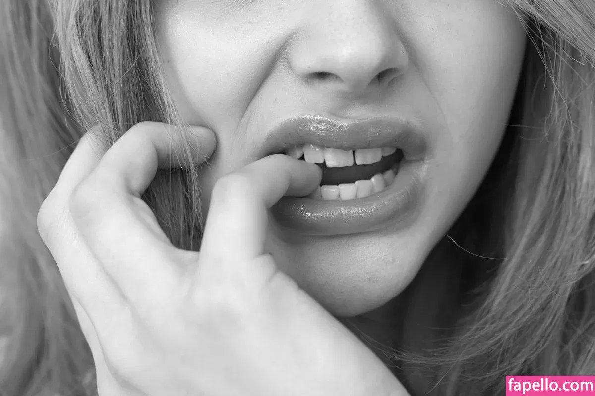 Chloë Grace Moretz / chloegmoretz / https: Onlyfans Photo Gallery 