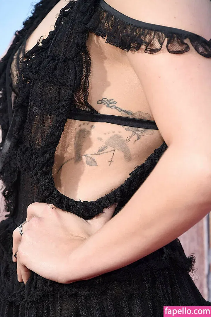 Chloë Grace Moretz / chloegmoretz / https: Onlyfans Photo Gallery 