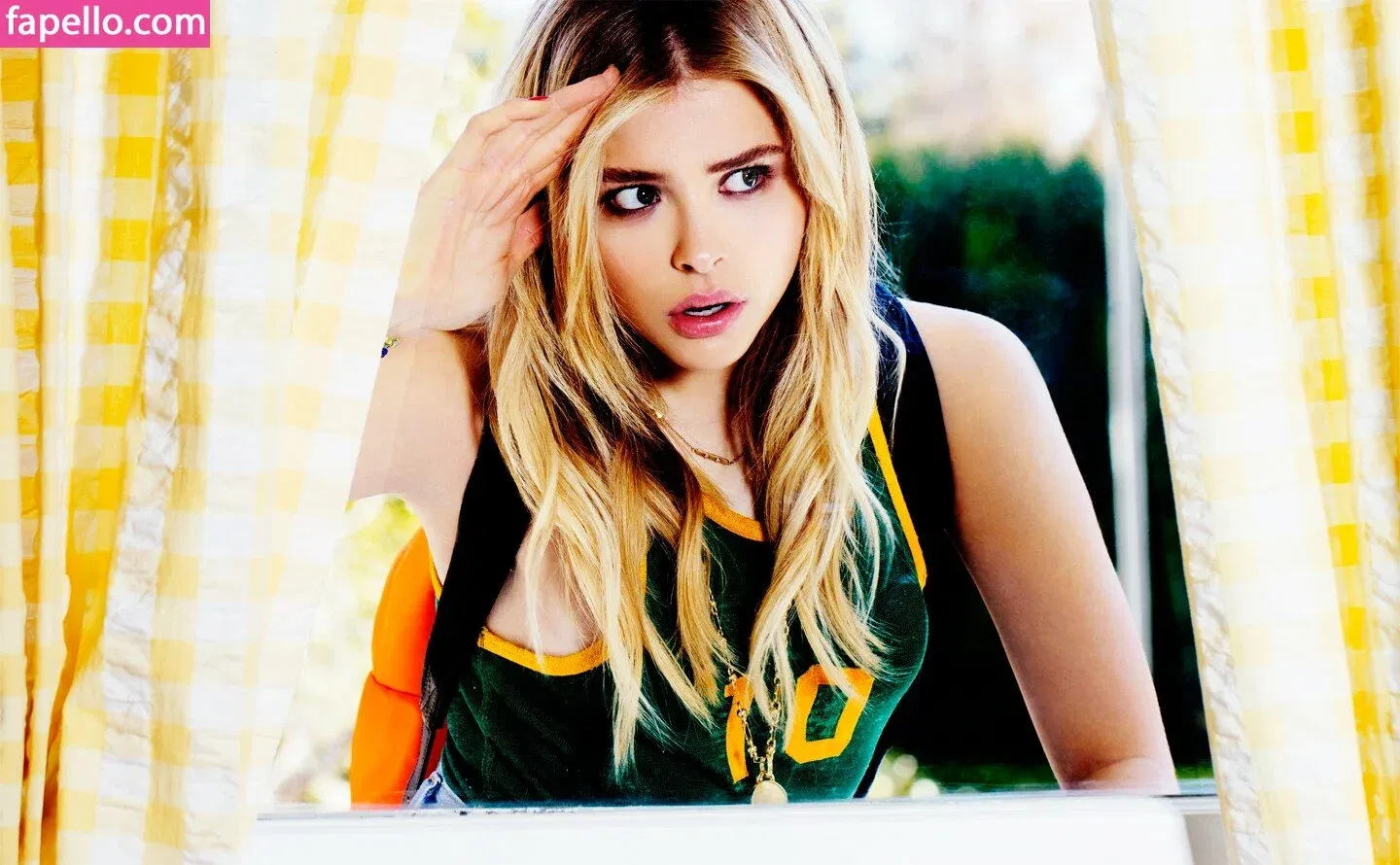 Chloë Grace Moretz / chloegmoretz / https: Onlyfans Photo Gallery 