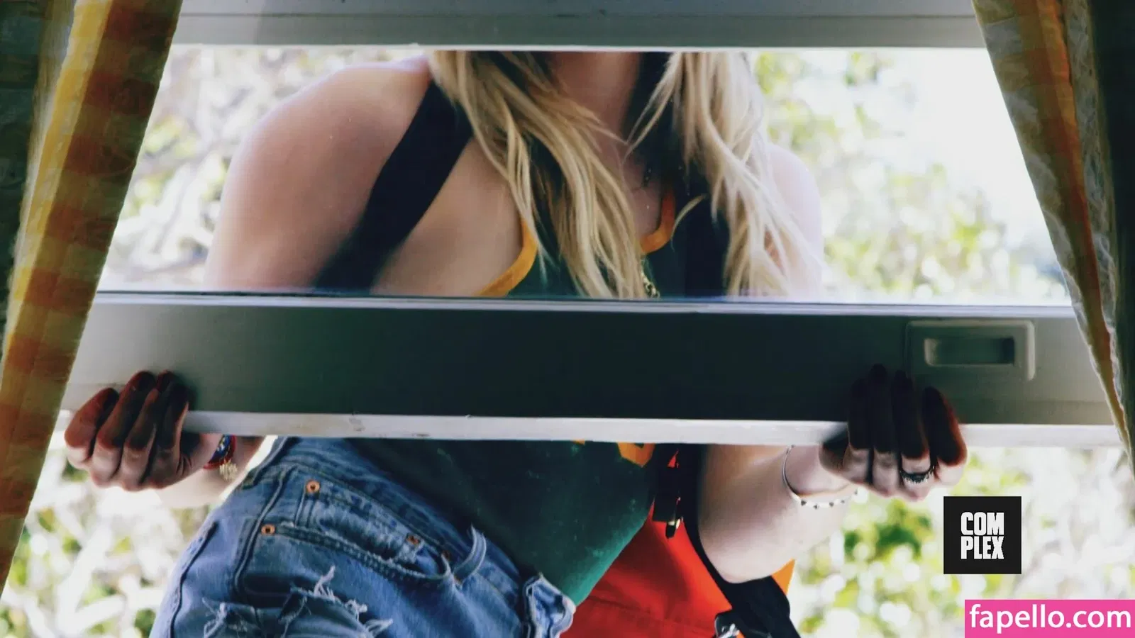 Chloë Grace Moretz / chloegmoretz / https: Onlyfans Photo Gallery 