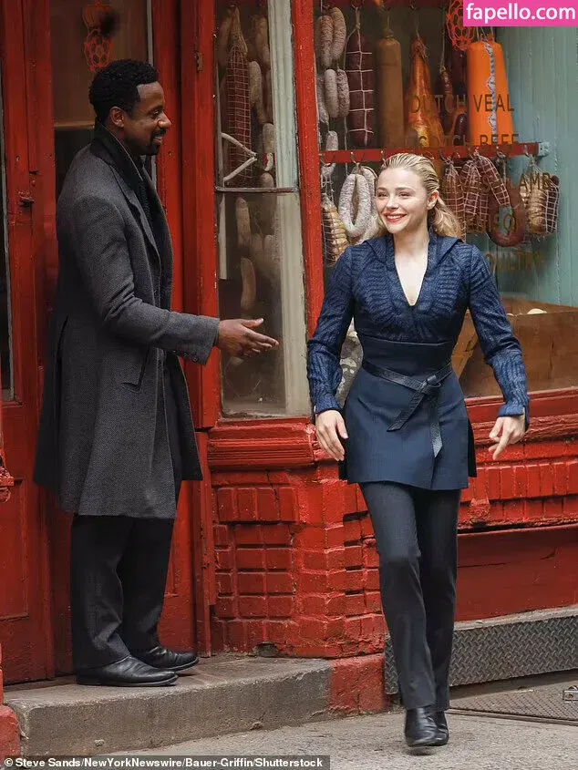 Chloë Grace Moretz / chloegmoretz / https: Onlyfans Photo Gallery 