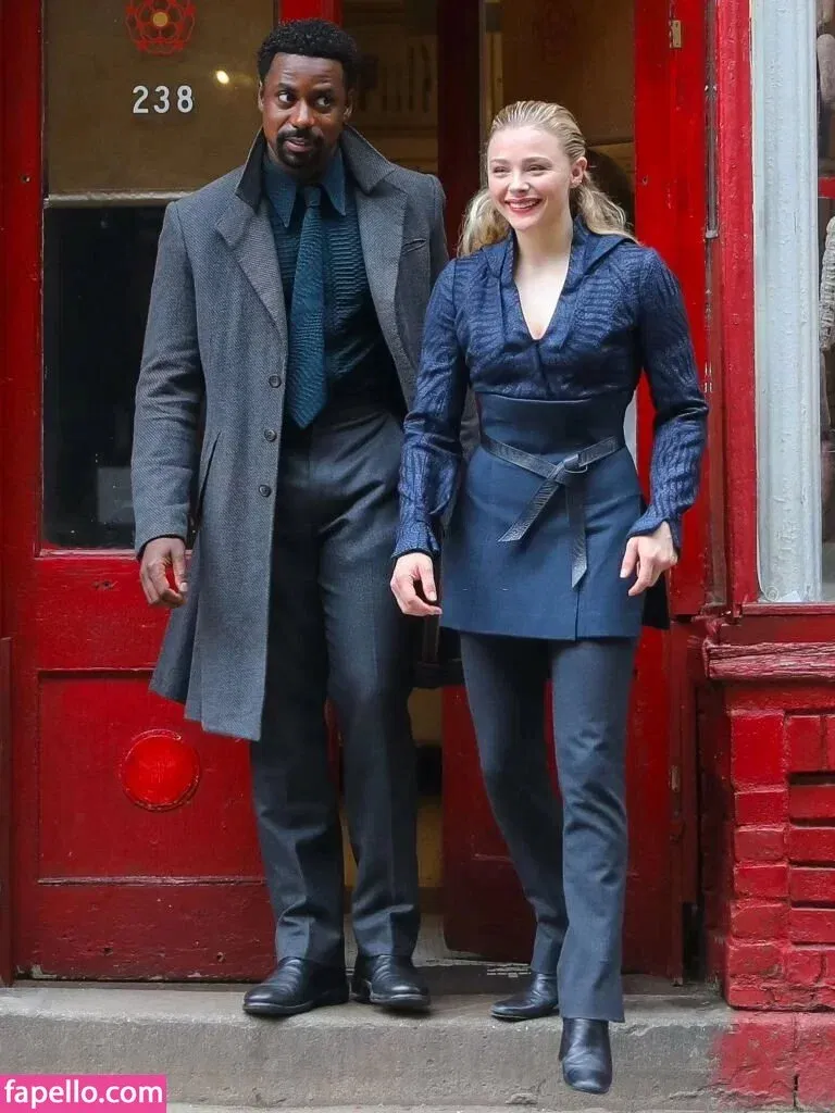 Chloë Grace Moretz / chloegmoretz / https: Onlyfans Photo Gallery 