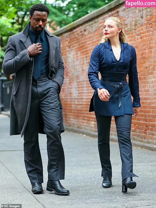 Chloë Grace Moretz / chloegmoretz / https: Onlyfans Photo Gallery 