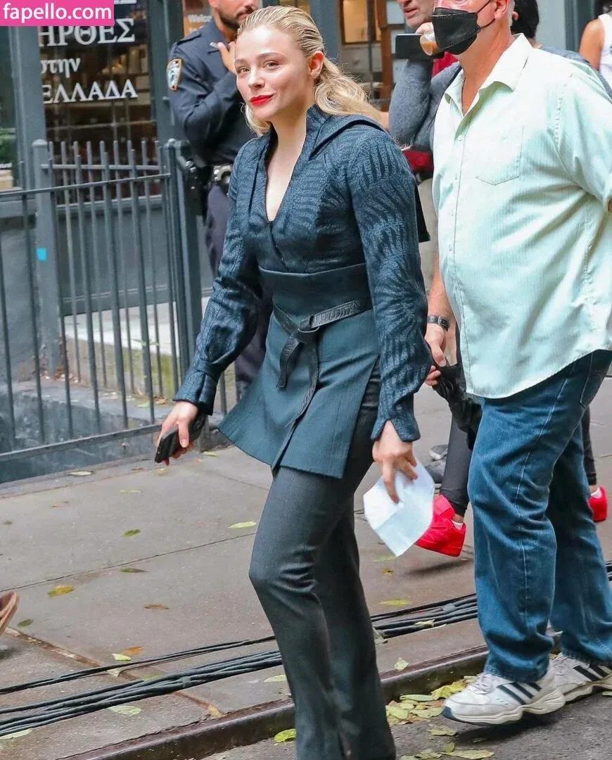 Chloë Grace Moretz / chloegmoretz / https: Onlyfans Photo Gallery 
