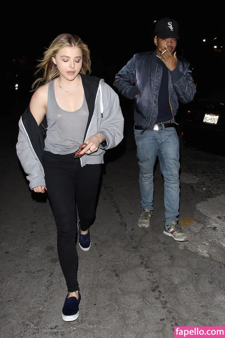Chloë Grace Moretz / chloegmoretz / https: Onlyfans Photo Gallery 
