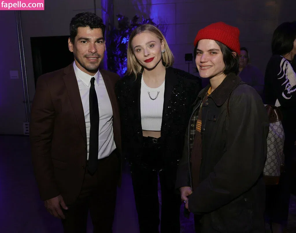 Chloë Grace Moretz / chloegmoretz / https: Onlyfans Photo Gallery 