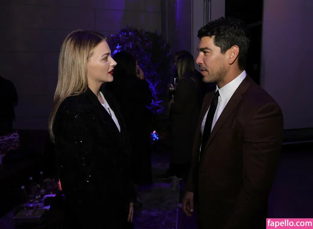 Chloë Grace Moretz / chloegmoretz / https: Onlyfans Photo Gallery 