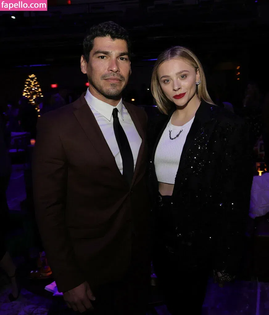 Chloë Grace Moretz / chloegmoretz / https: Onlyfans Photo Gallery 