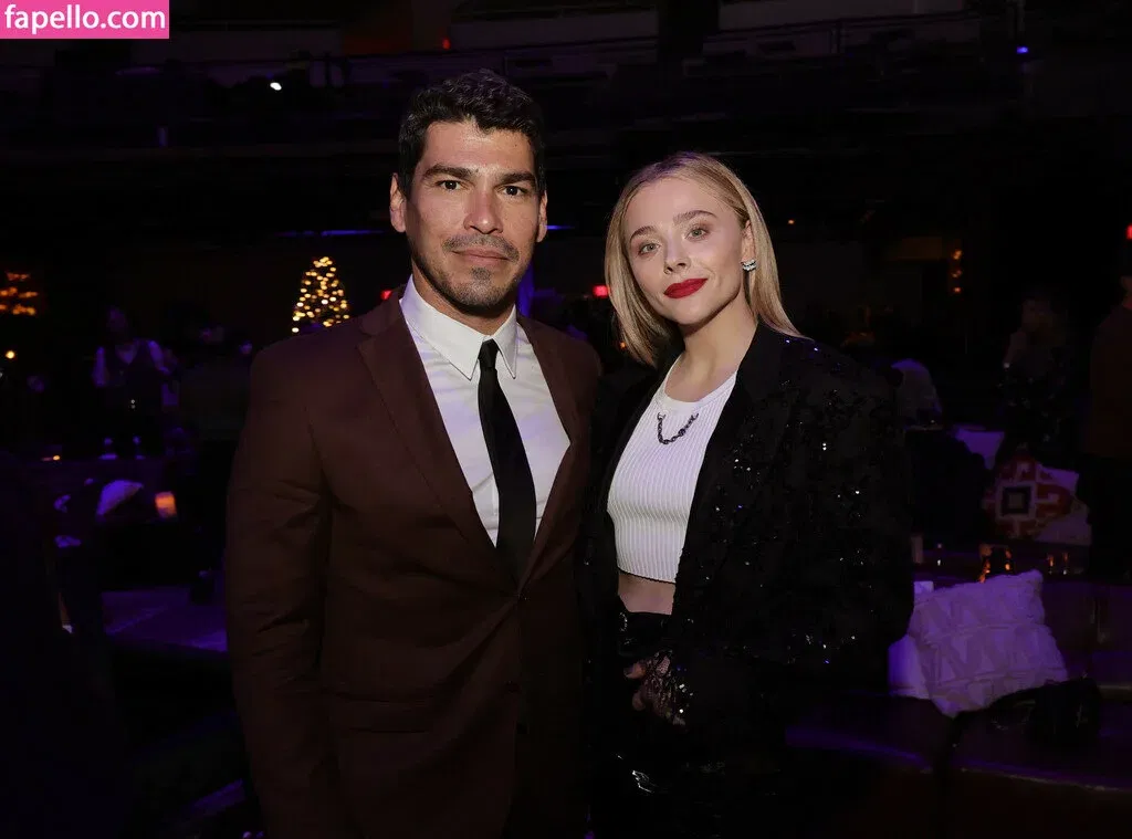 Chloë Grace Moretz / chloegmoretz / https: Onlyfans Photo Gallery 