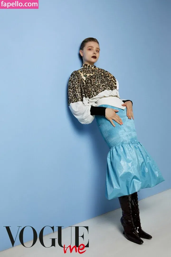 Chloë Grace Moretz / chloegmoretz / https: Onlyfans Photo Gallery 