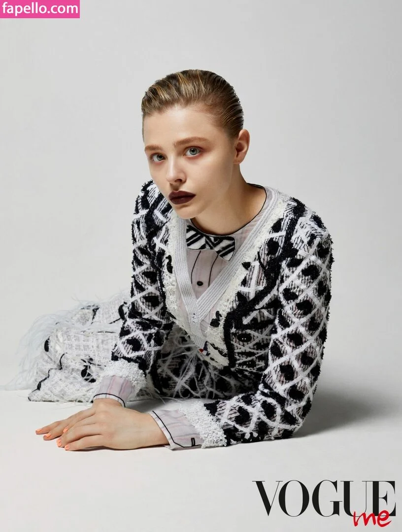 Chloë Grace Moretz / chloegmoretz / https: Onlyfans Photo Gallery 