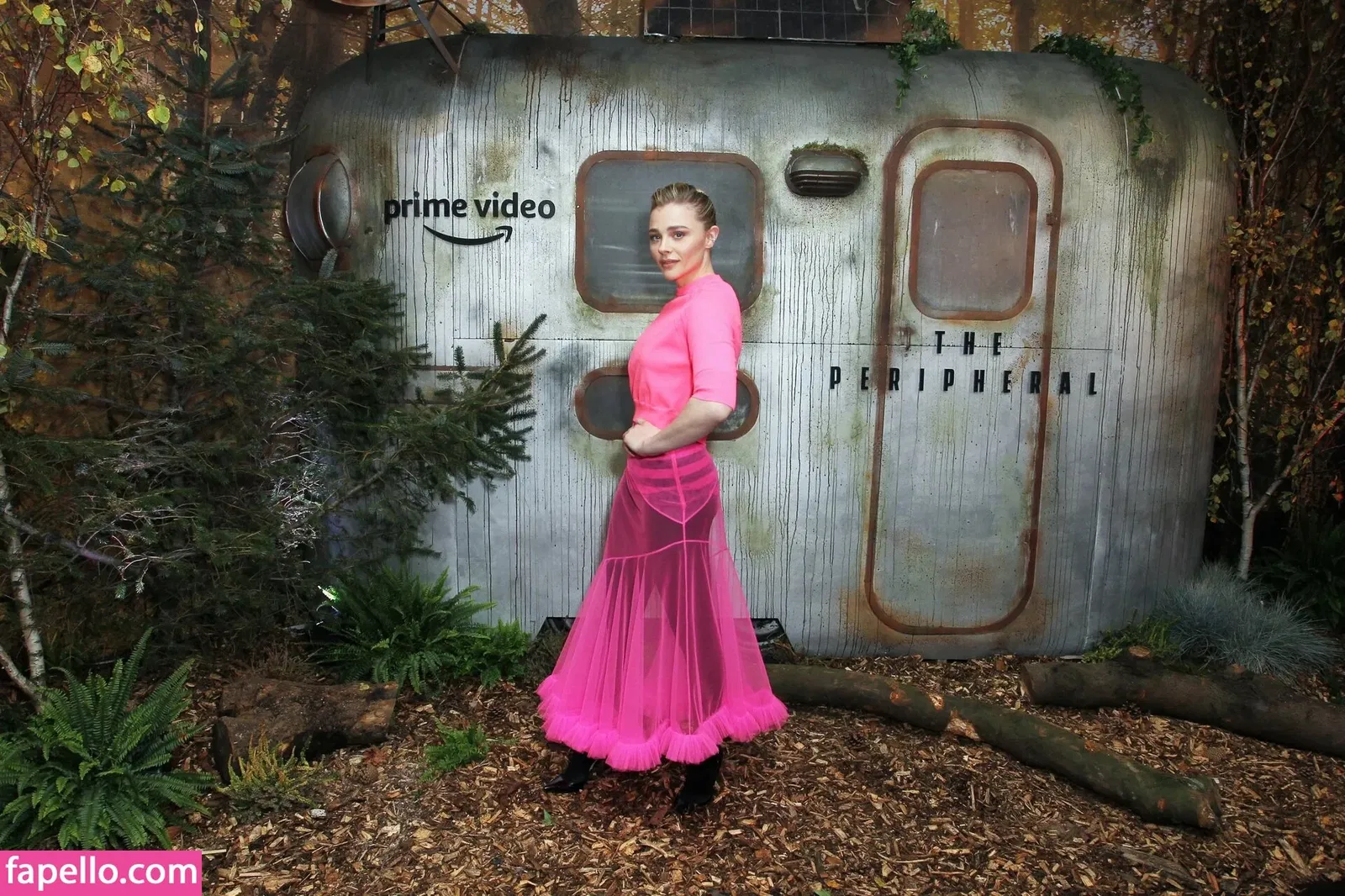 Chloë Grace Moretz / chloegmoretz / https: Onlyfans Photo Gallery 