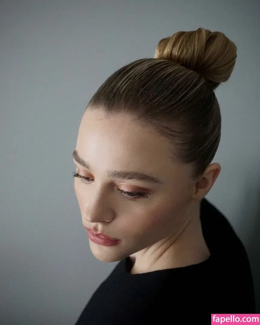 Chloë Grace Moretz / chloegmoretz / https: Onlyfans Photo Gallery 