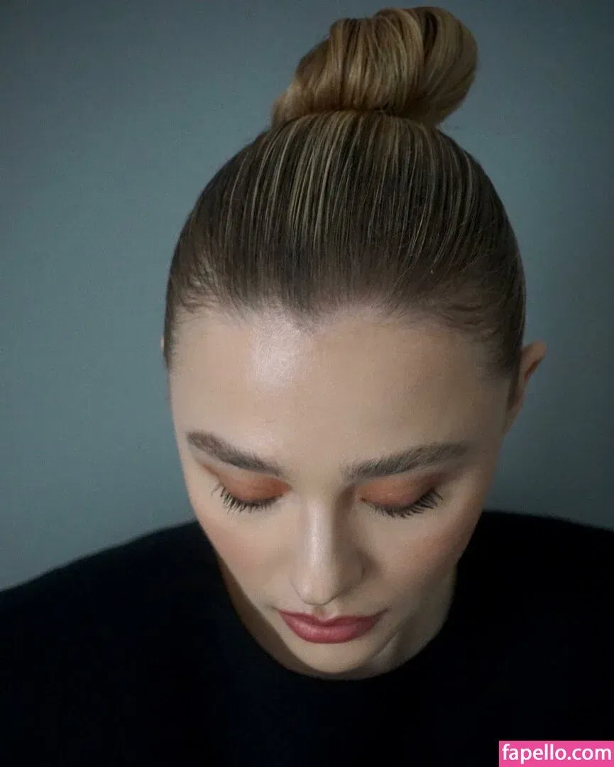 Chloë Grace Moretz / chloegmoretz / https: Onlyfans Photo Gallery 