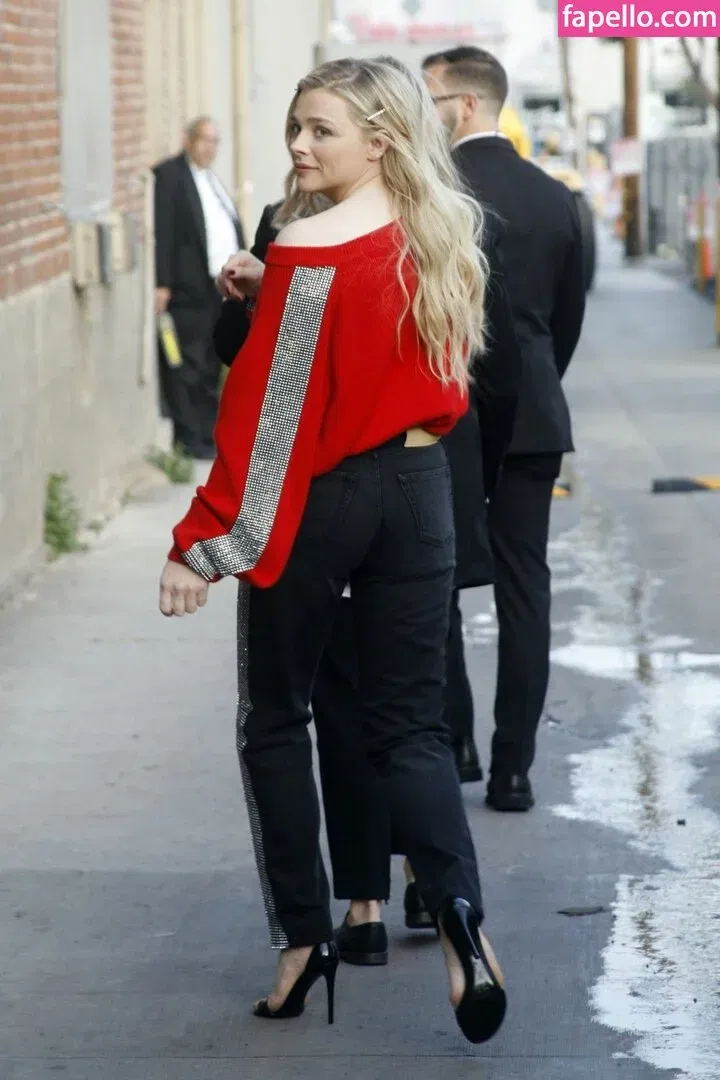 Chloë Grace Moretz / chloegmoretz / https: Onlyfans Photo Gallery 