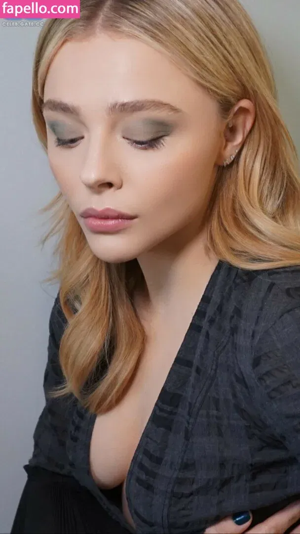 Chloë Grace Moretz / chloegmoretz / https: Onlyfans Photo Gallery 