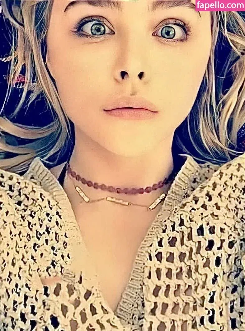 Chloë Grace Moretz / chloegmoretz / https: Onlyfans Photo Gallery 