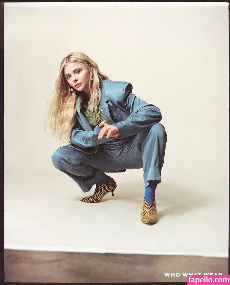 Chloë Grace Moretz / chloegmoretz / https: Onlyfans Photo Gallery 