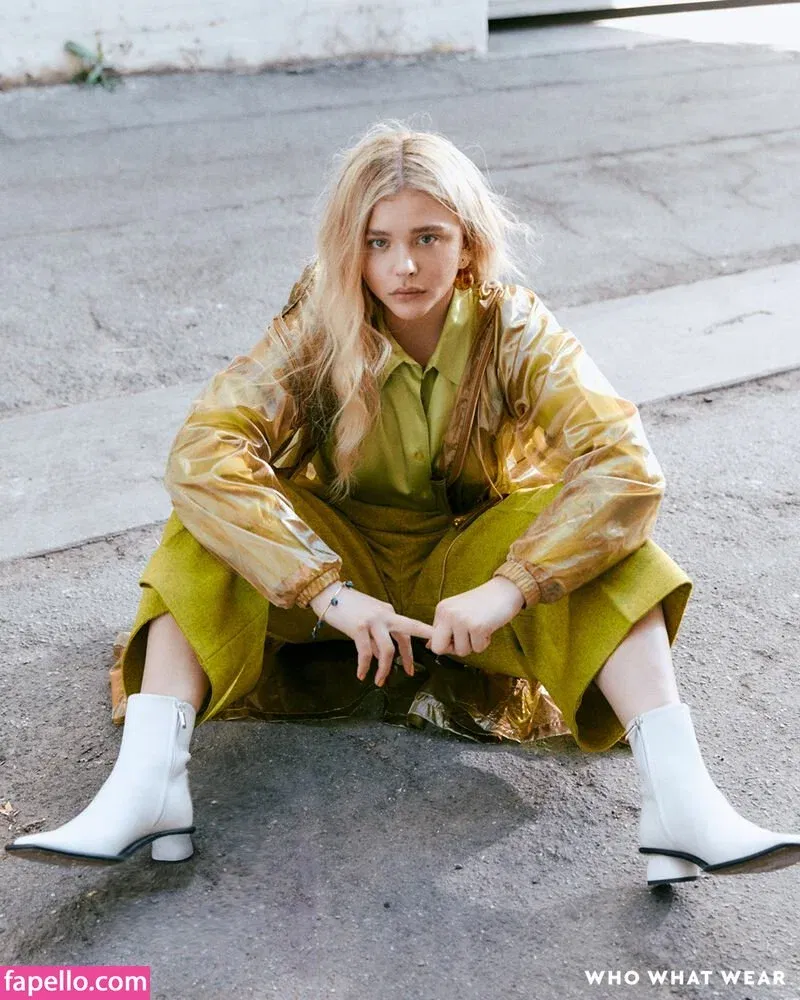 Chloë Grace Moretz / chloegmoretz / https: Onlyfans Photo Gallery 